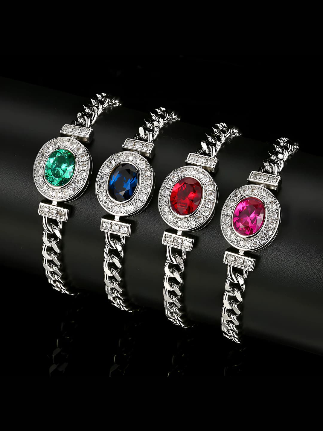 Retro geometric bracelet for women with artificial gemstones