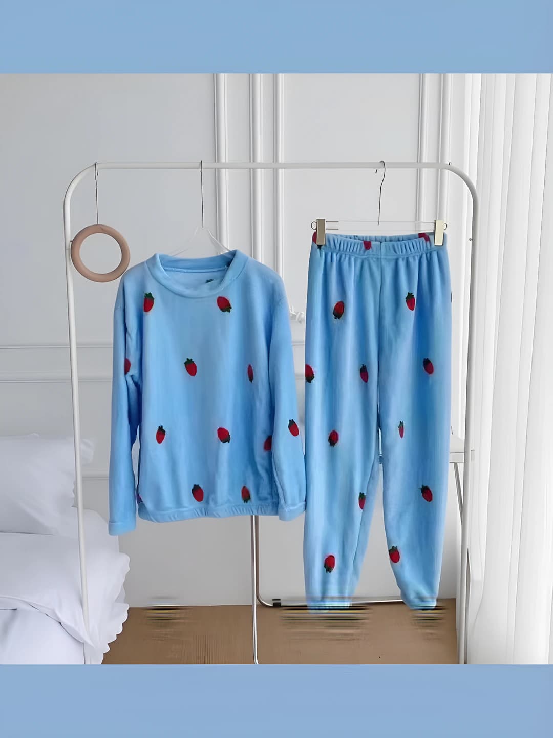 Strawberry (Blue)