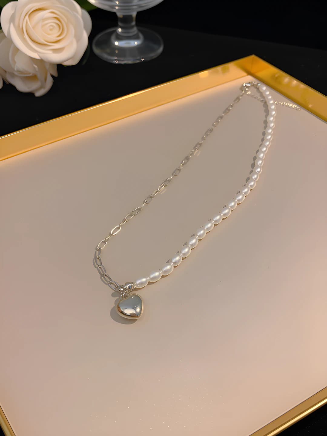 Серебряное ожерелье с сердцем