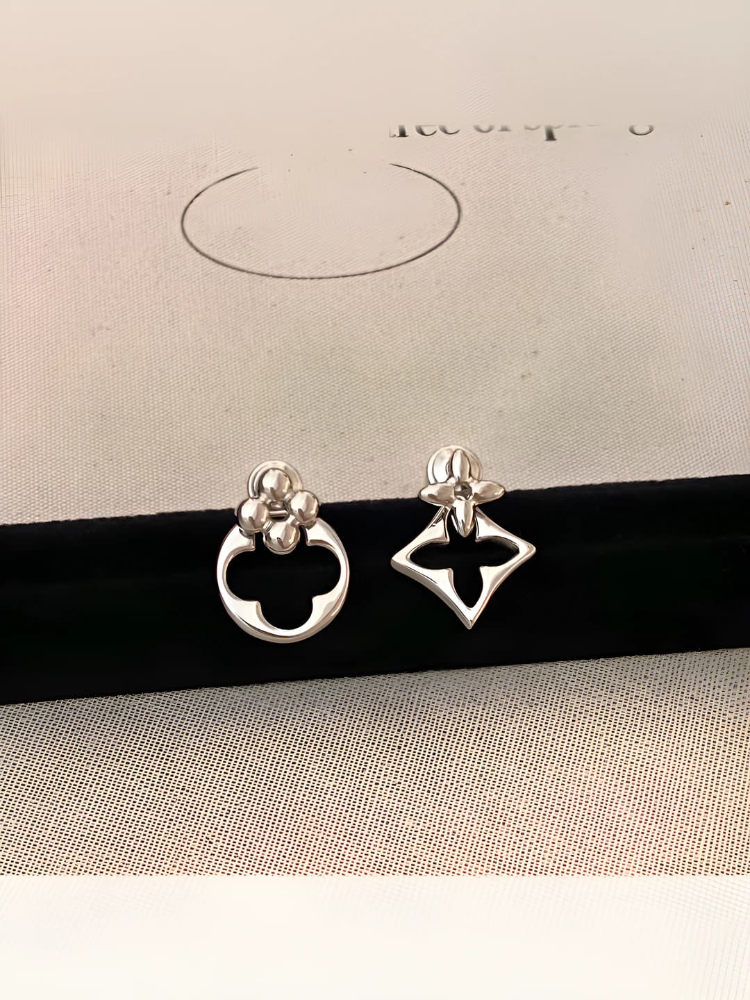 Серебряные асимметричные серьги
