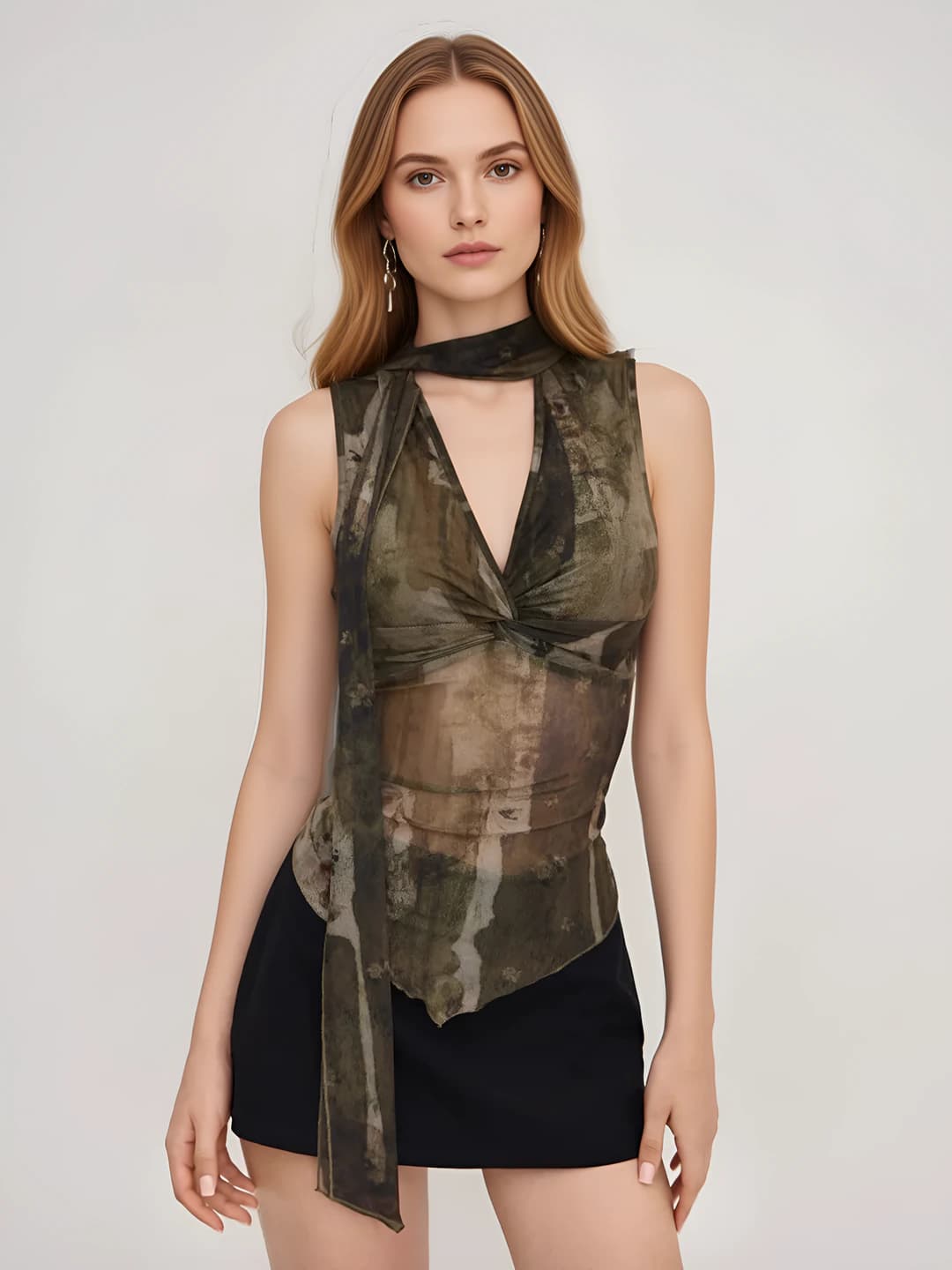 Ayollar uchun bogʻichli top: yengsiz, bo'sh (oversize), kalta, tanaga yopishgan, abstract naqshli, gradientli, sexy uslubdagi kiyim