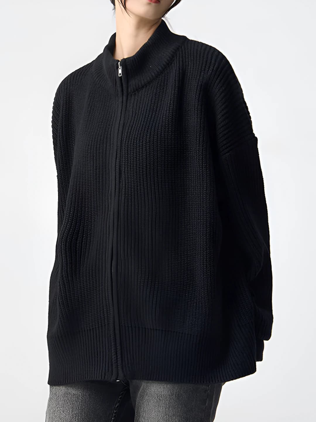 Ayollar uchun kuz-qish trikotaj kardigan, bir rangli, bo'sh (oversize) kesim, tik yoqa, uzun yeng, kundalik uslub