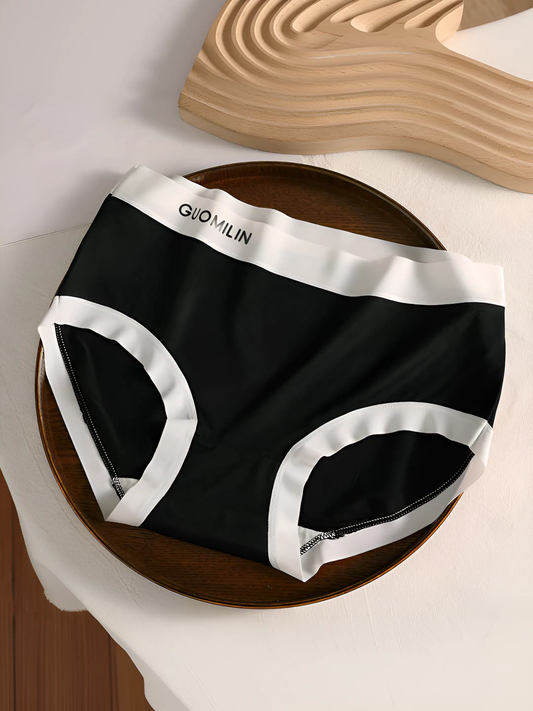 Qora