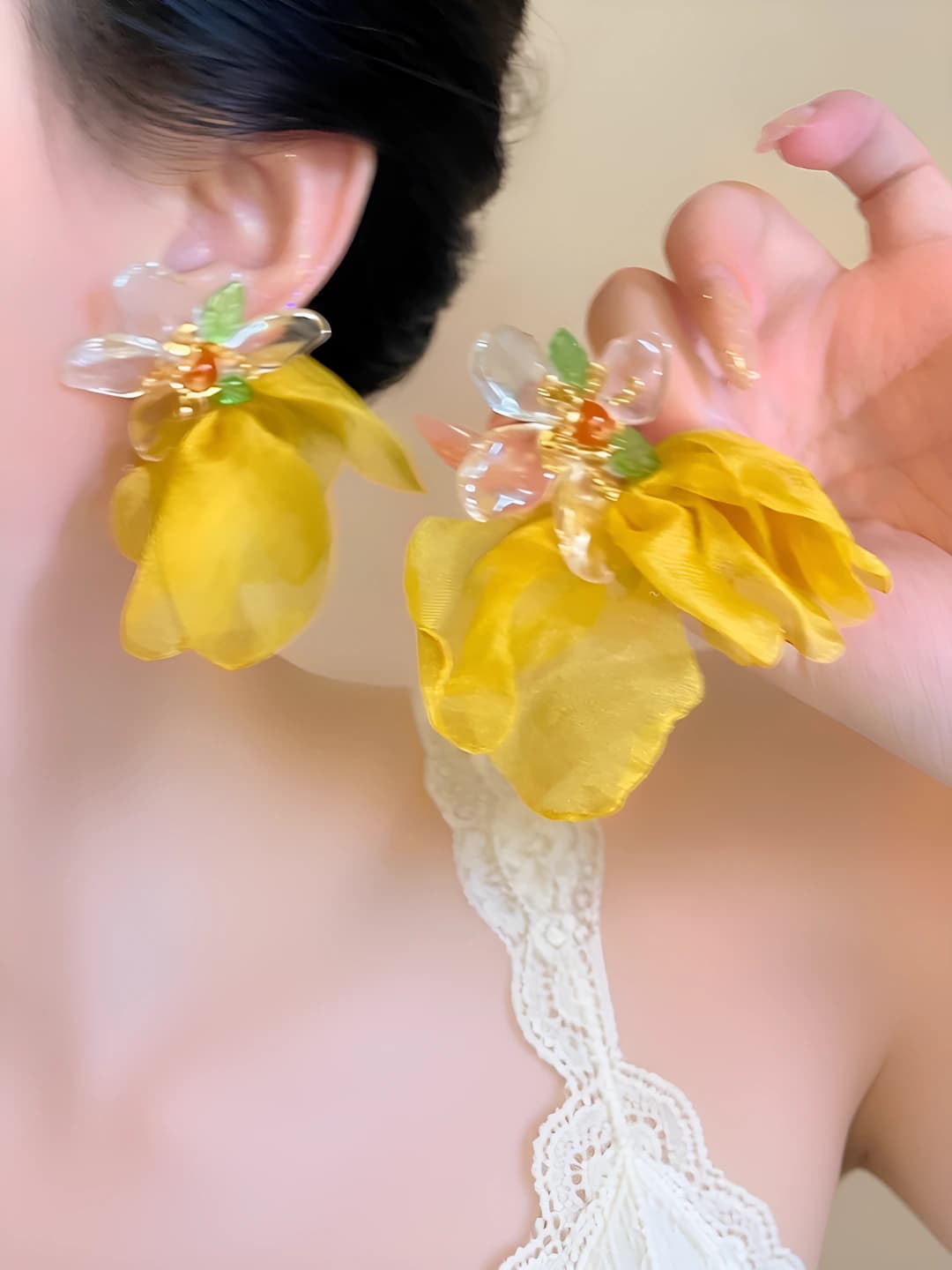 Women's yellow floral earrings, slimming, 925 silver, silk, Korean style, premium quality
