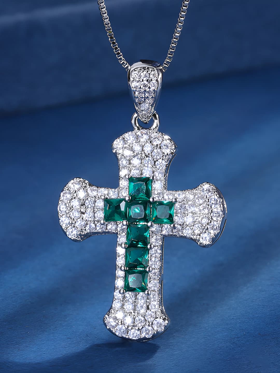 Emerald pendant