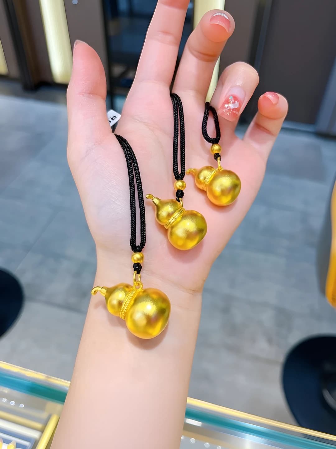 Women's solid color gourd pendant necklace in zinc alloy, Japanese-Korean style