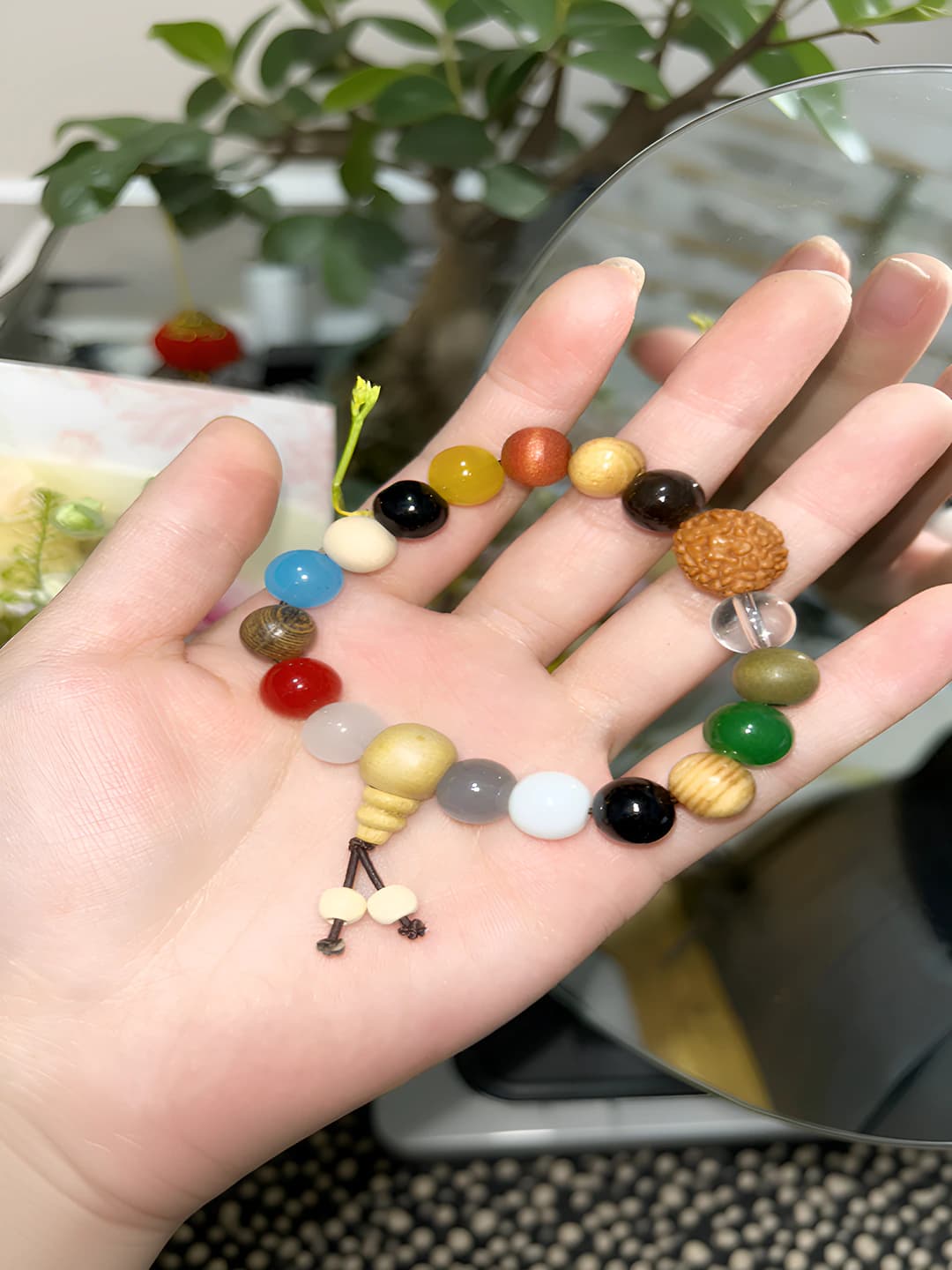 Women's retro 18-bead bracelet with cat design in multicolor