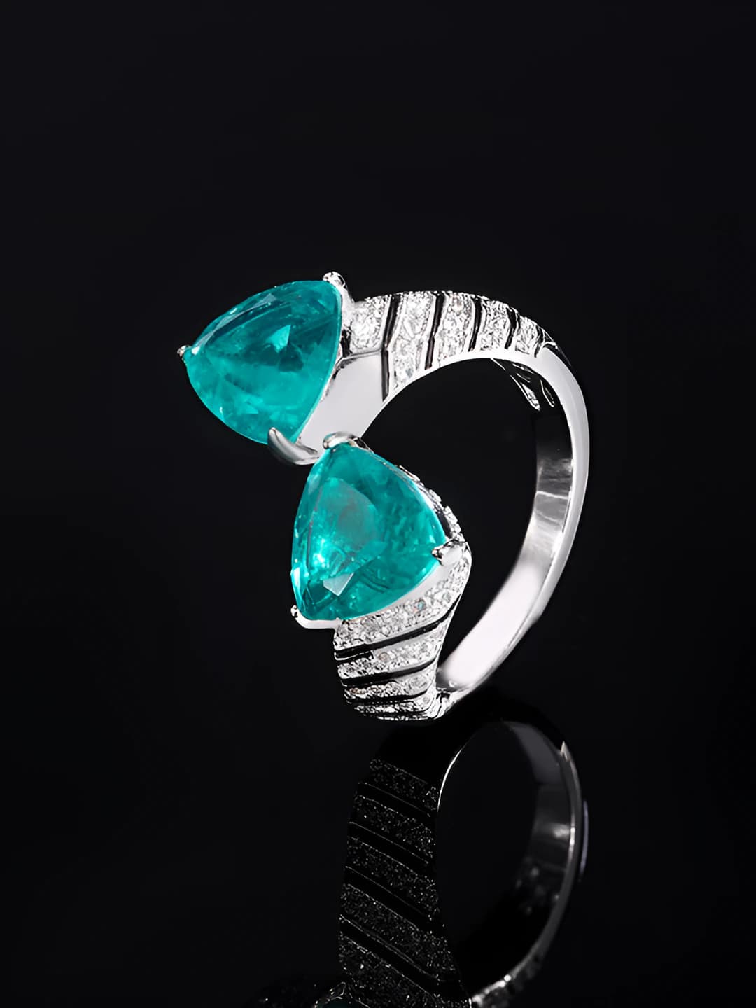 White gold emerald ring