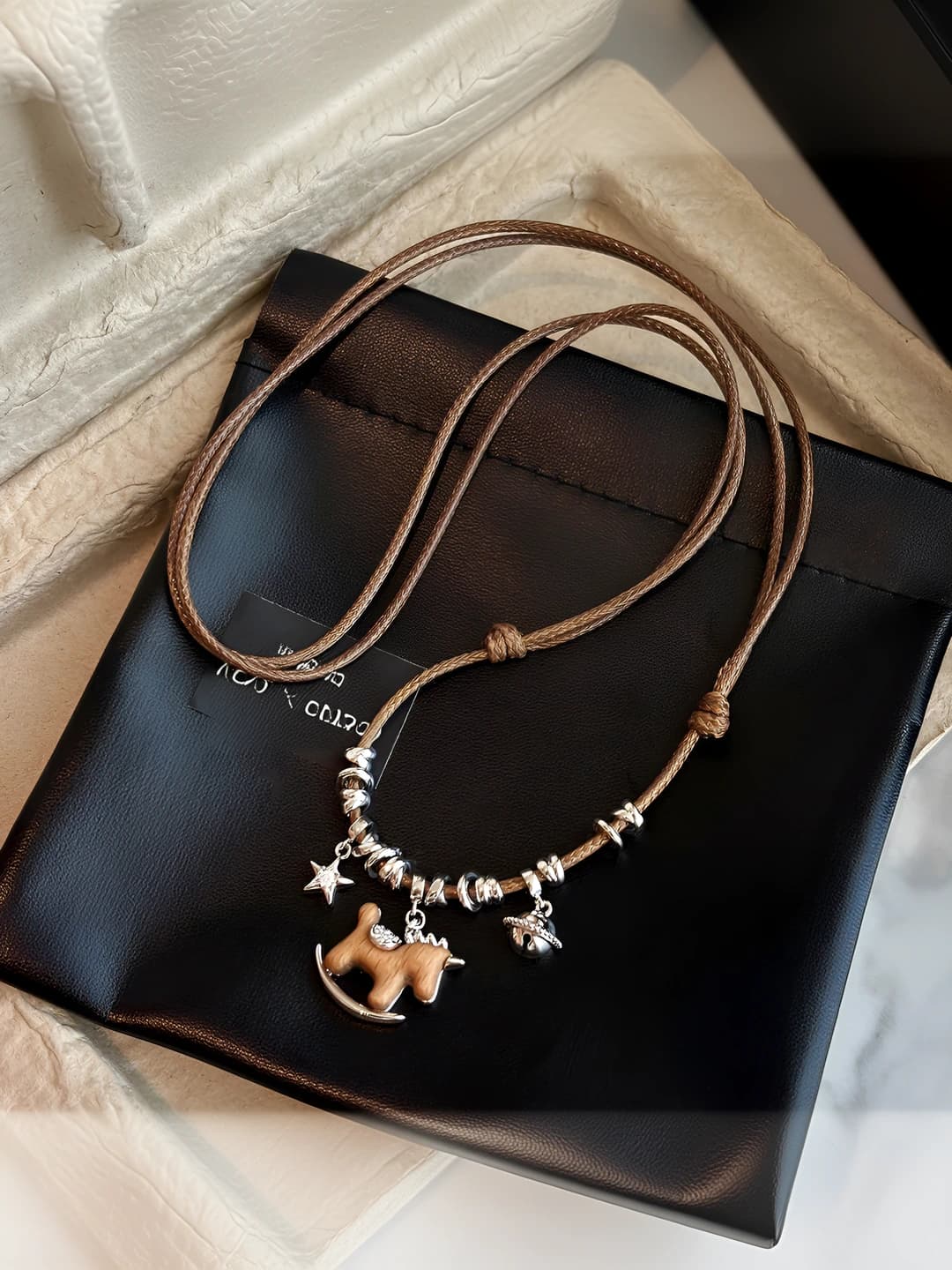 L141 Retro pony necklace