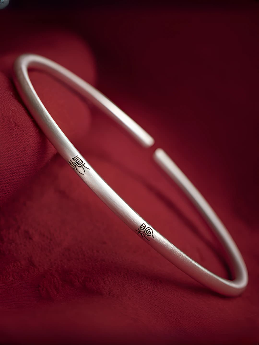 Women's open cuff bracelet, silver plated, engraved with Chinese characters