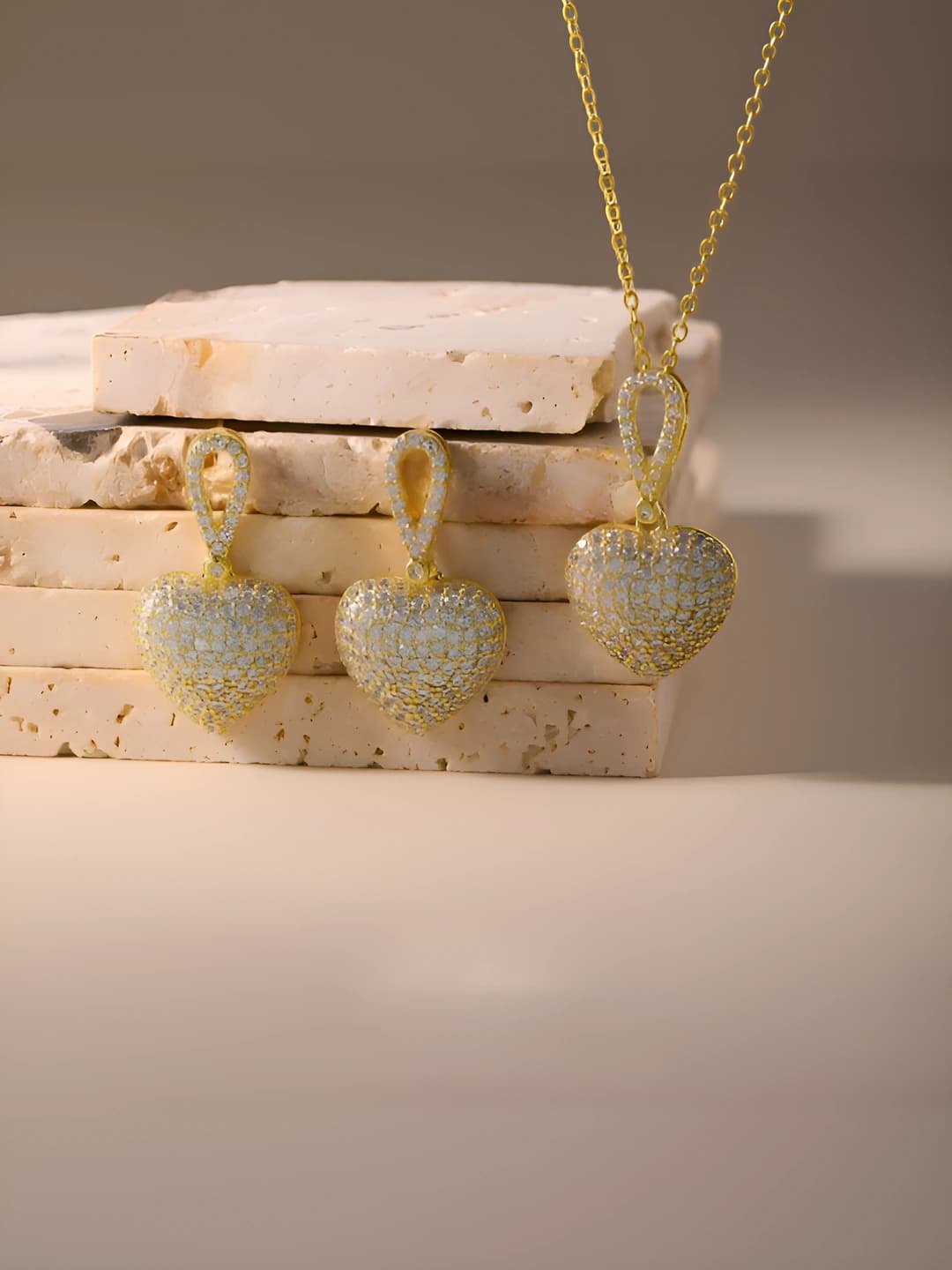 Women's gold-plated brass earring and necklace set with small animal pattern