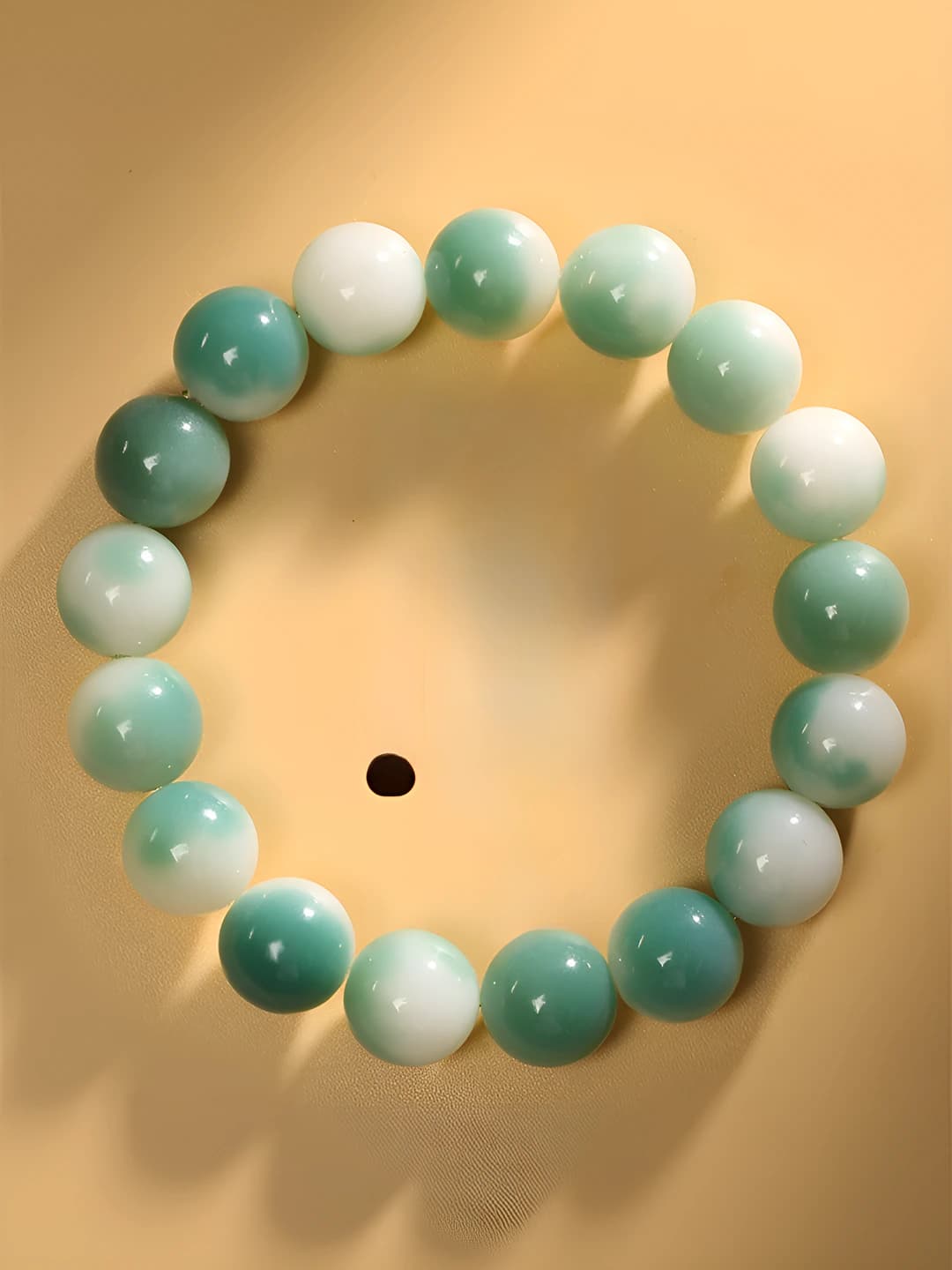 Women's Bodhi root bracelet with gradient design element in ethnic style, 17 beads of glass and fusing