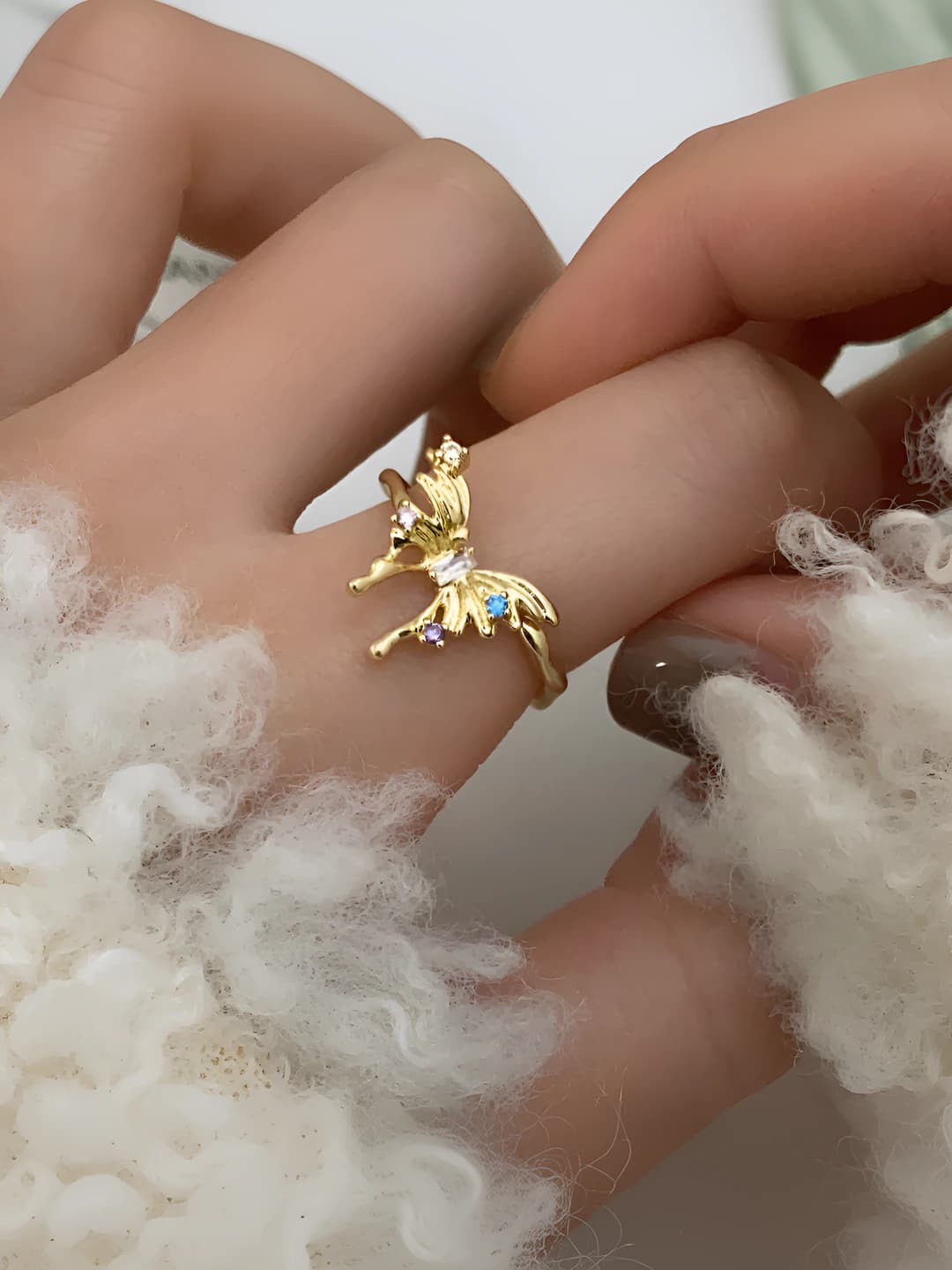 Adjustable butterfly U-shaped geometric ring for women, cold style unique design