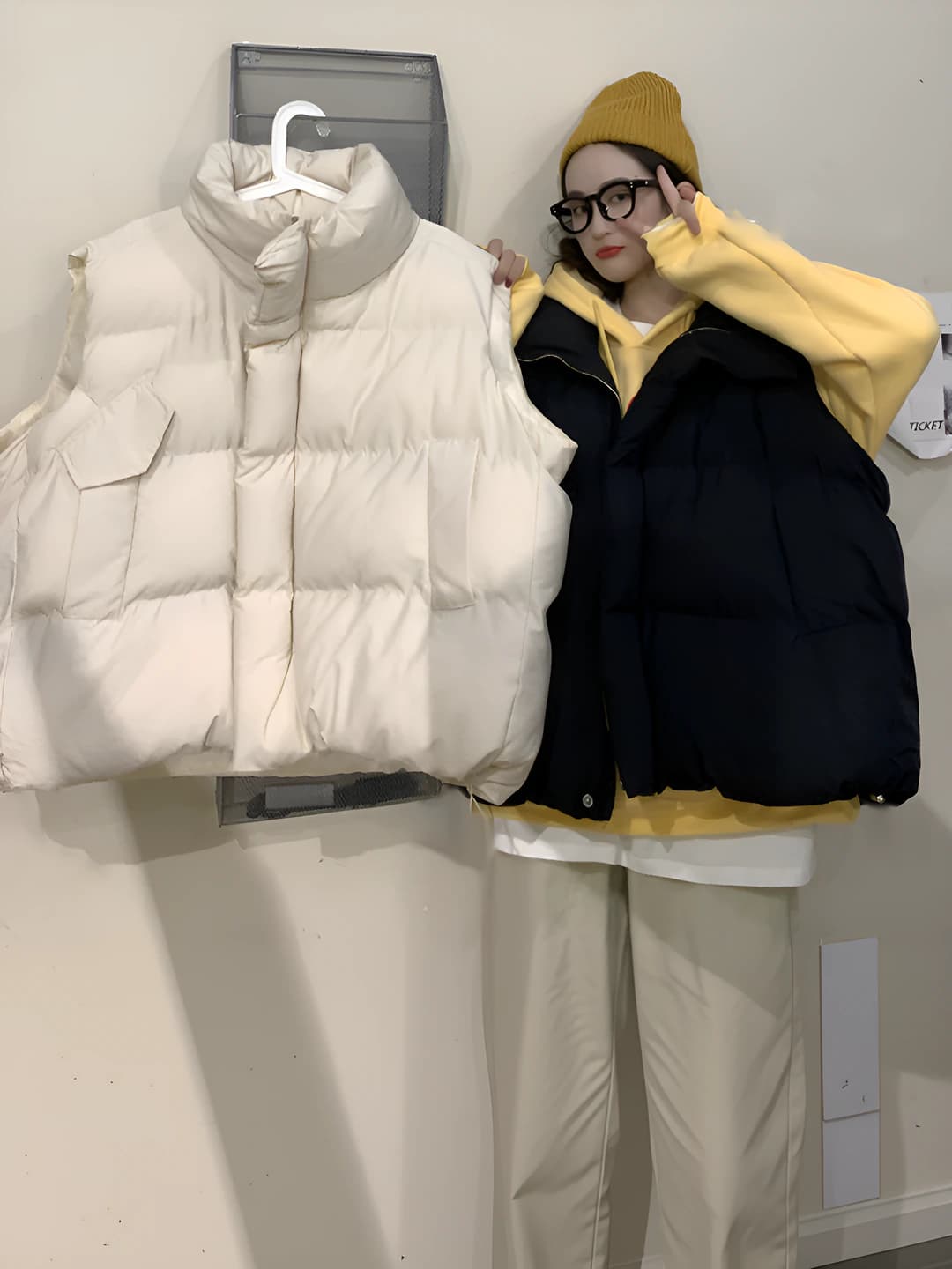 Ayollar uchun koreys uslubidagi sintetik pux to'ldirgichli jilet, tik yoqa, fermuar, bo'sh (oversize) kesim, kuz-qish mavsumi uchun