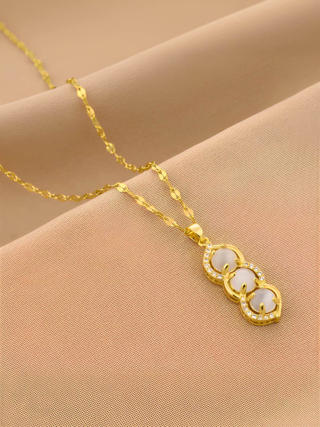 8926-Gold white