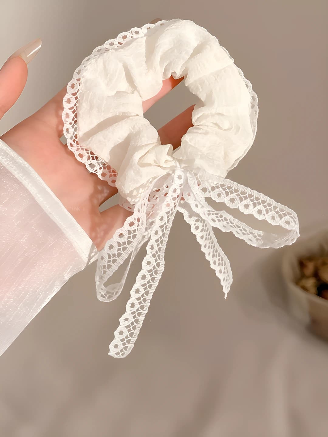 Молочный, кружево, бант, 10 см