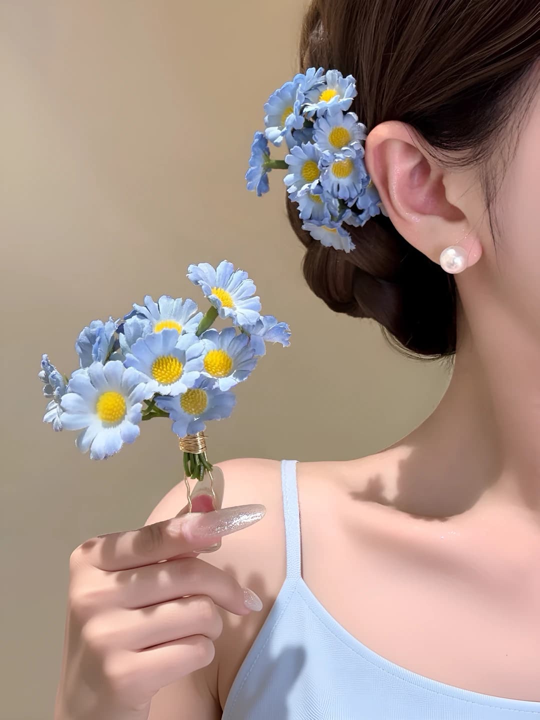 Women's flower hair clips and combs, blue, handmade