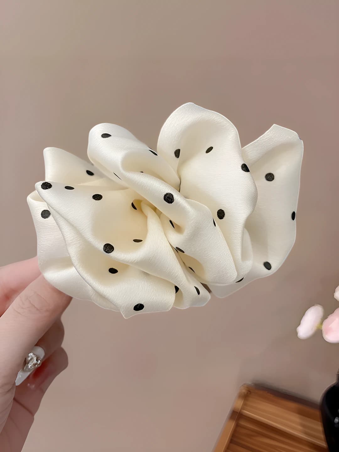 Beige polka dot ~12 cm
