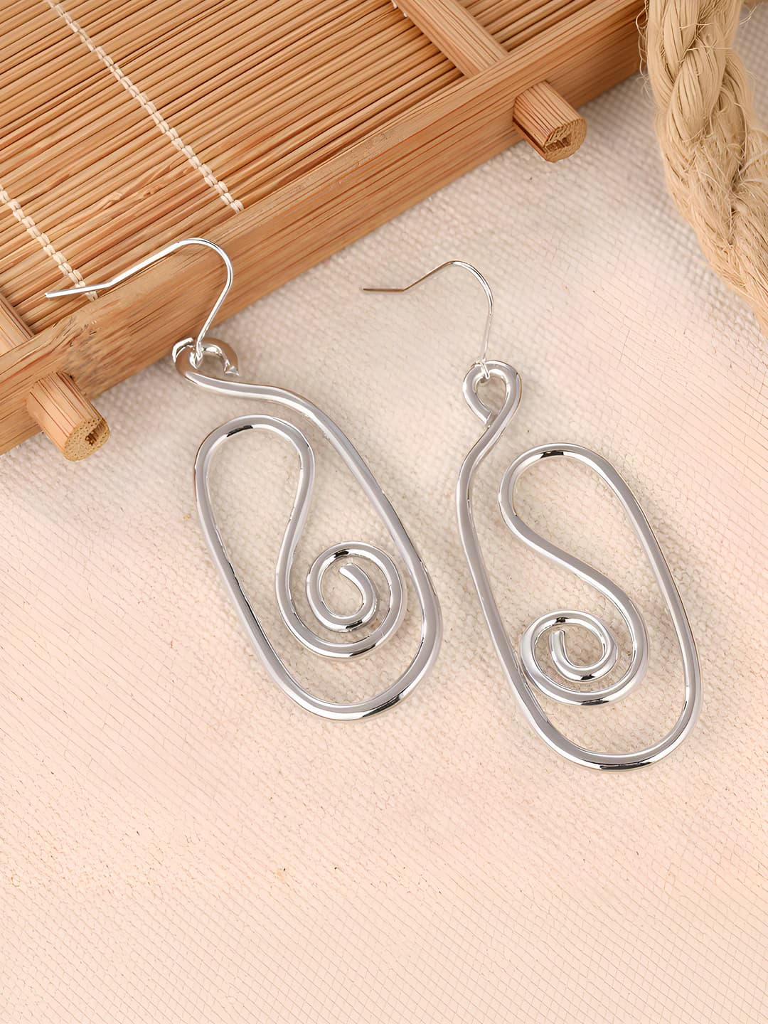 Women's spring retro style geometric earrings