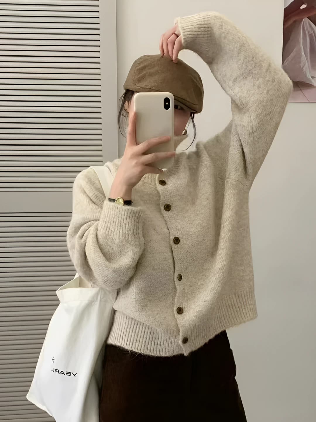 Ayollar uchun retro uslubdagi tik yoqa va baland yoqali trikotaj kardigan, kuz-qish mavsumi uchun, bo'sh (oversize) kesim, uzun yeng, bir rangli, dazmol talab qilmaydi