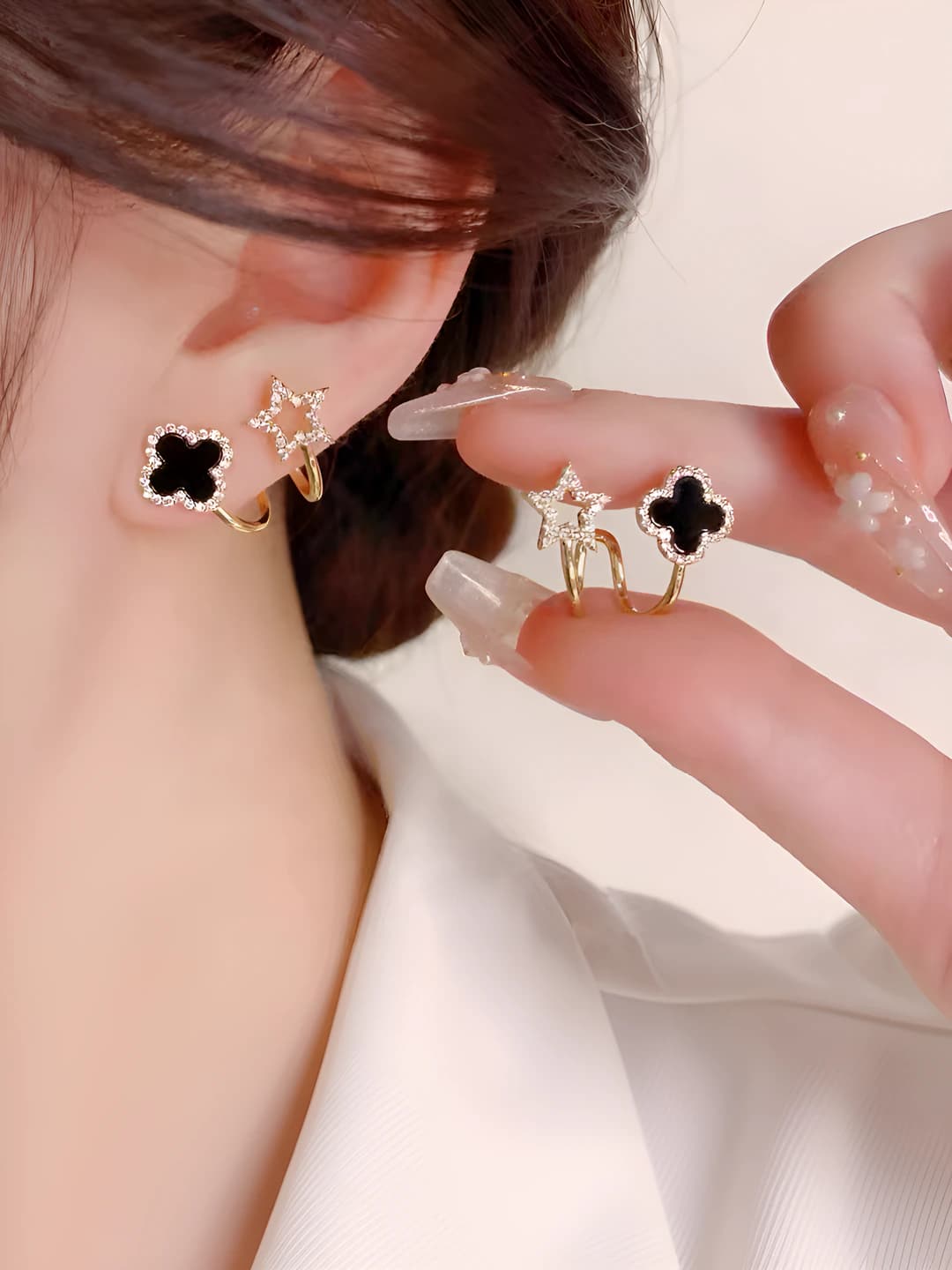 Women's Korean style stud earrings with flower design element, rhinestone set, made of zinc alloy