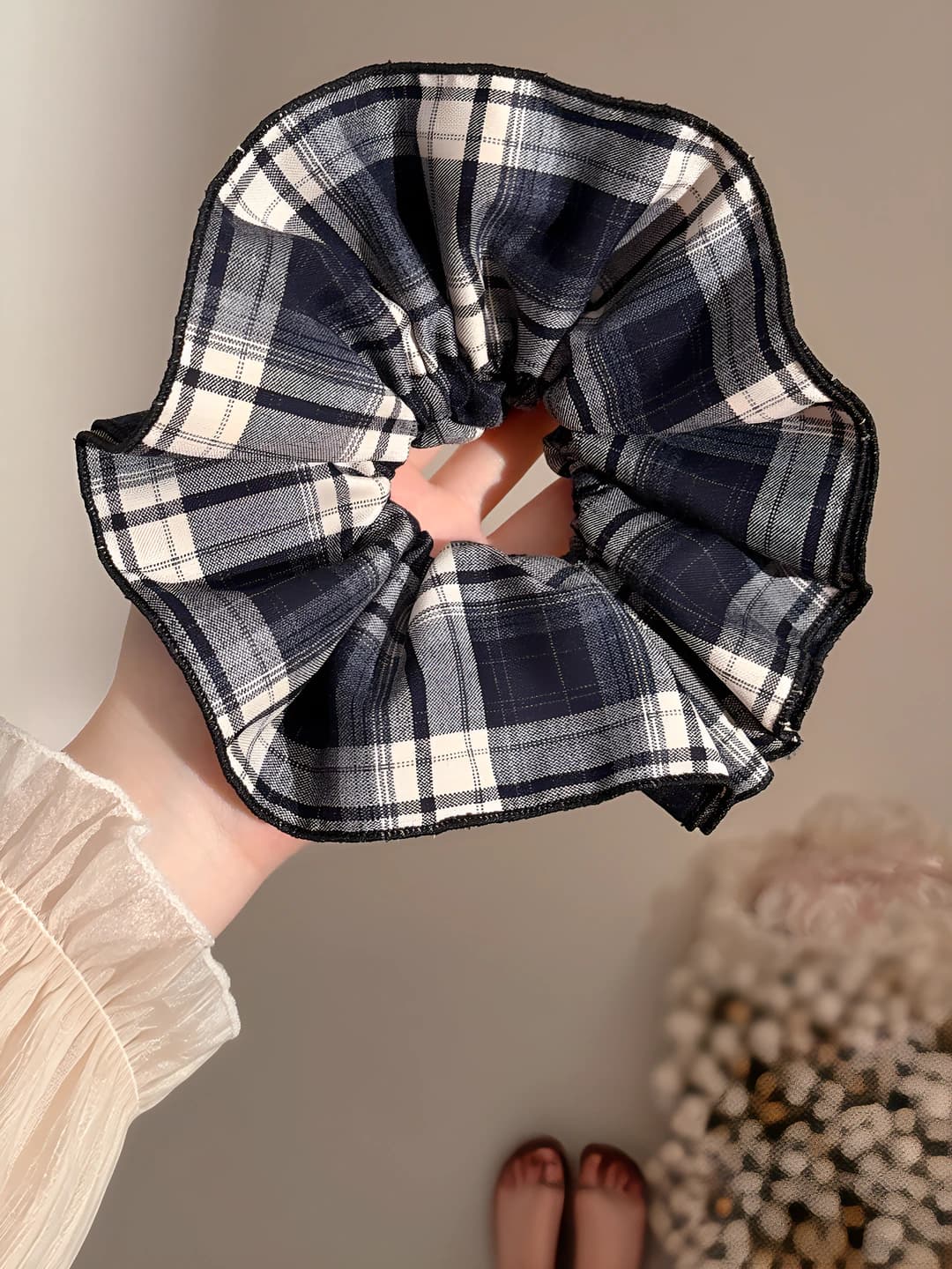Dark blue houndstooth, 16 cm