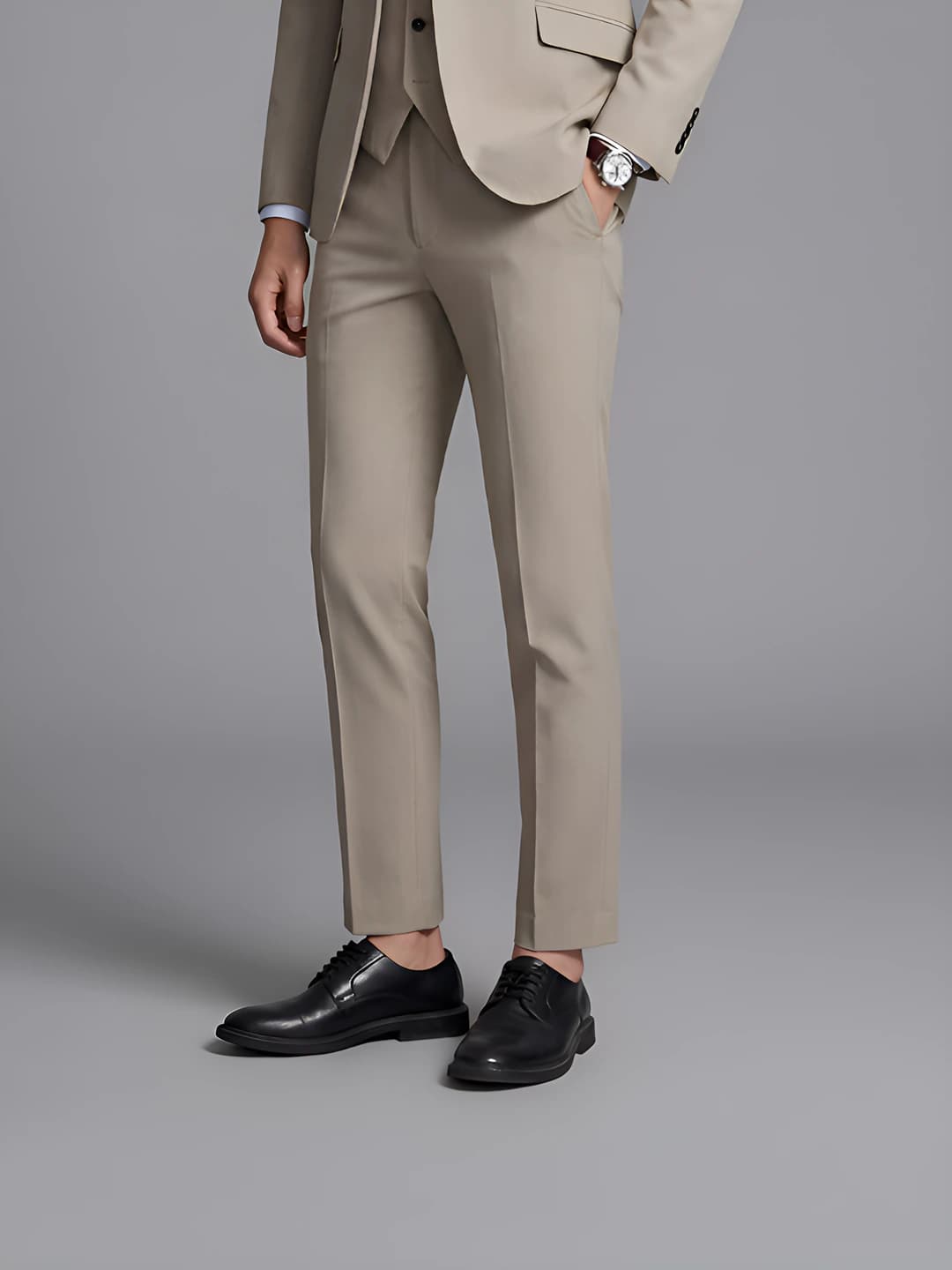 Men: Apricot trousers