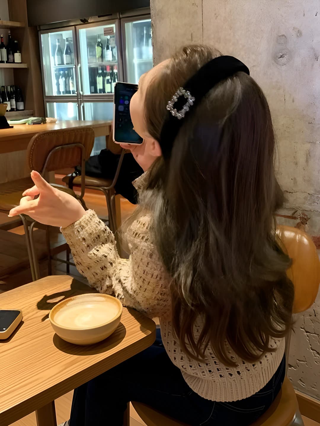 Ayollar uchun koreys uslubida qora atlas velur obodok, kvadrat rinstonli, keng cheti