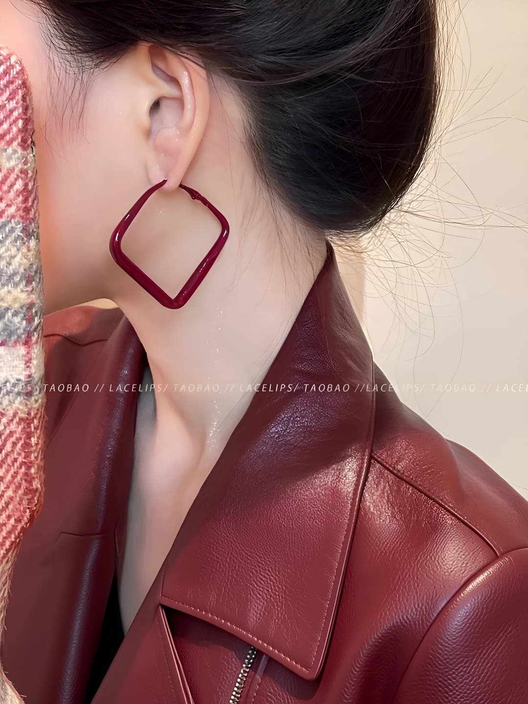 Крупные квадратные серьги 4.5