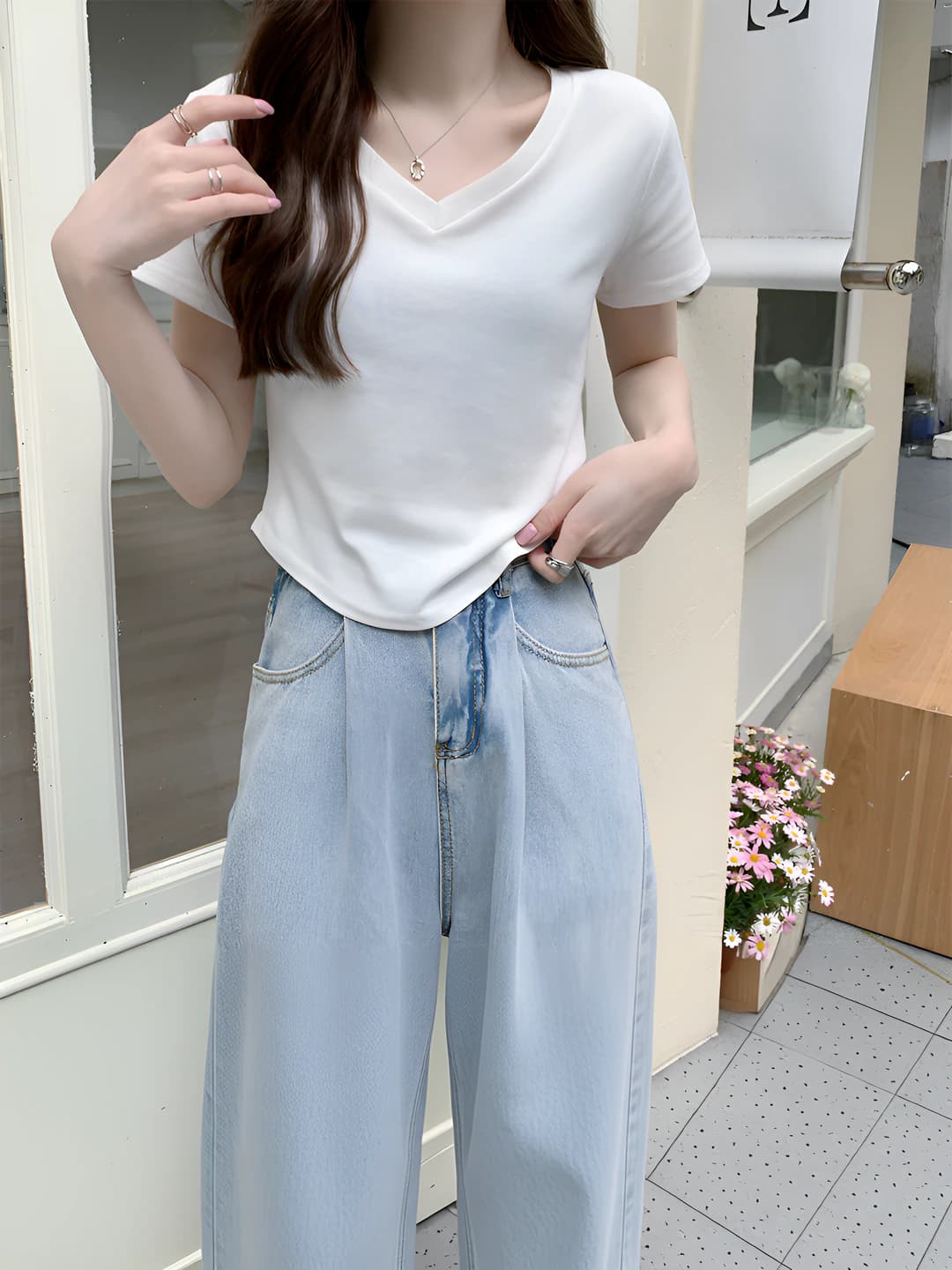 Women's V-neck short sleeve t-shirt, 2026 summer, slim fit, Korean style, petite, cropped, geometric pattern