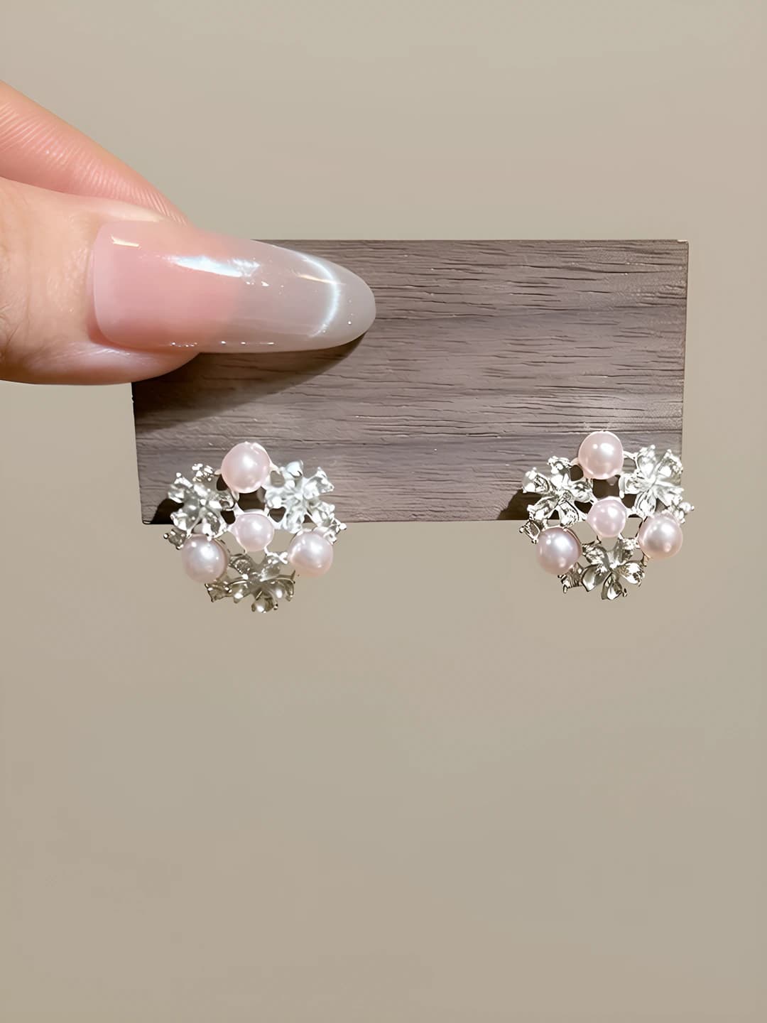 Pearl flower earrings