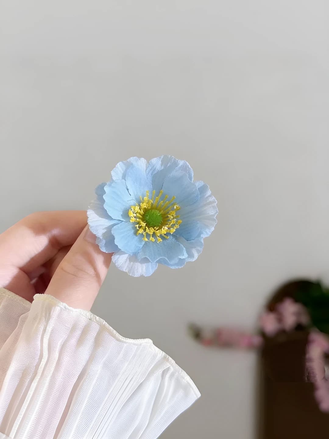 2# Blue hair clip approx 3.2 cm