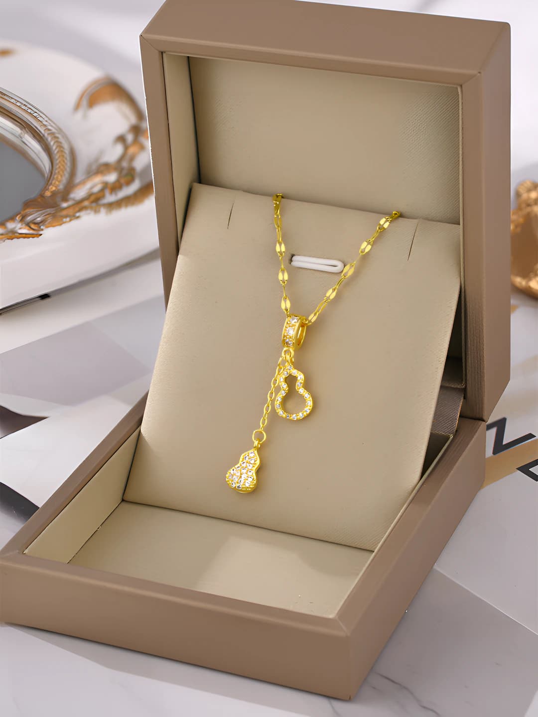 Women's titanium steel necklace with electroplated finish, gourd-shaped zircon pendant, O chain, non-fading
