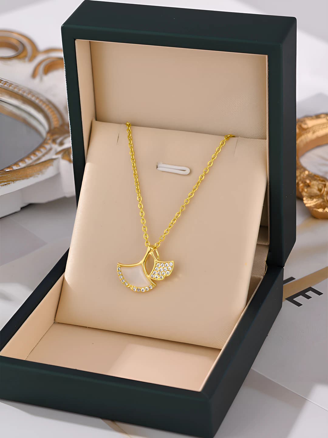 8905-Gold