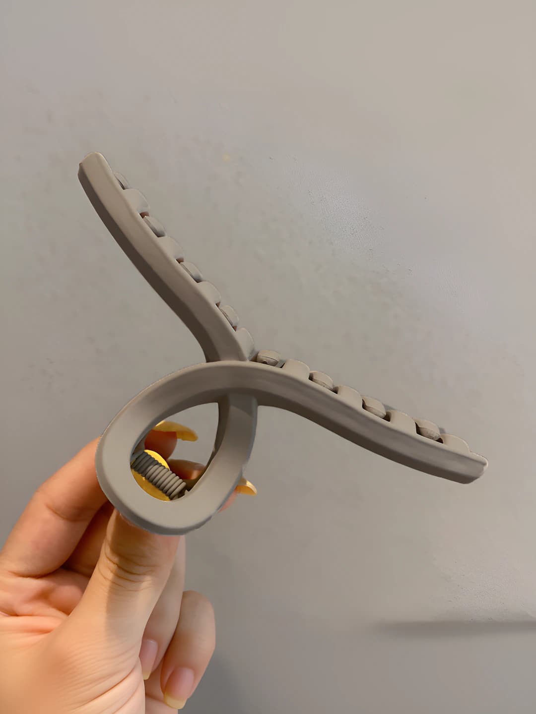 21# Off-white grey Y-shape clip