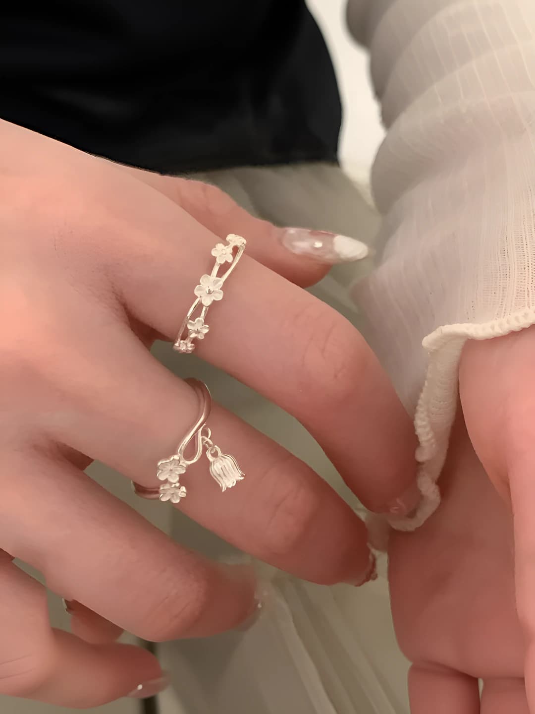 Ayollar uchun gullar va fransuzcha tushiruvli halqa, sadol va geometrik dizayn, mis material, elektroplating ishlov berilgan, o'zgaruvchan o'lchamli, zamonaviy uslubdagi aksessuar