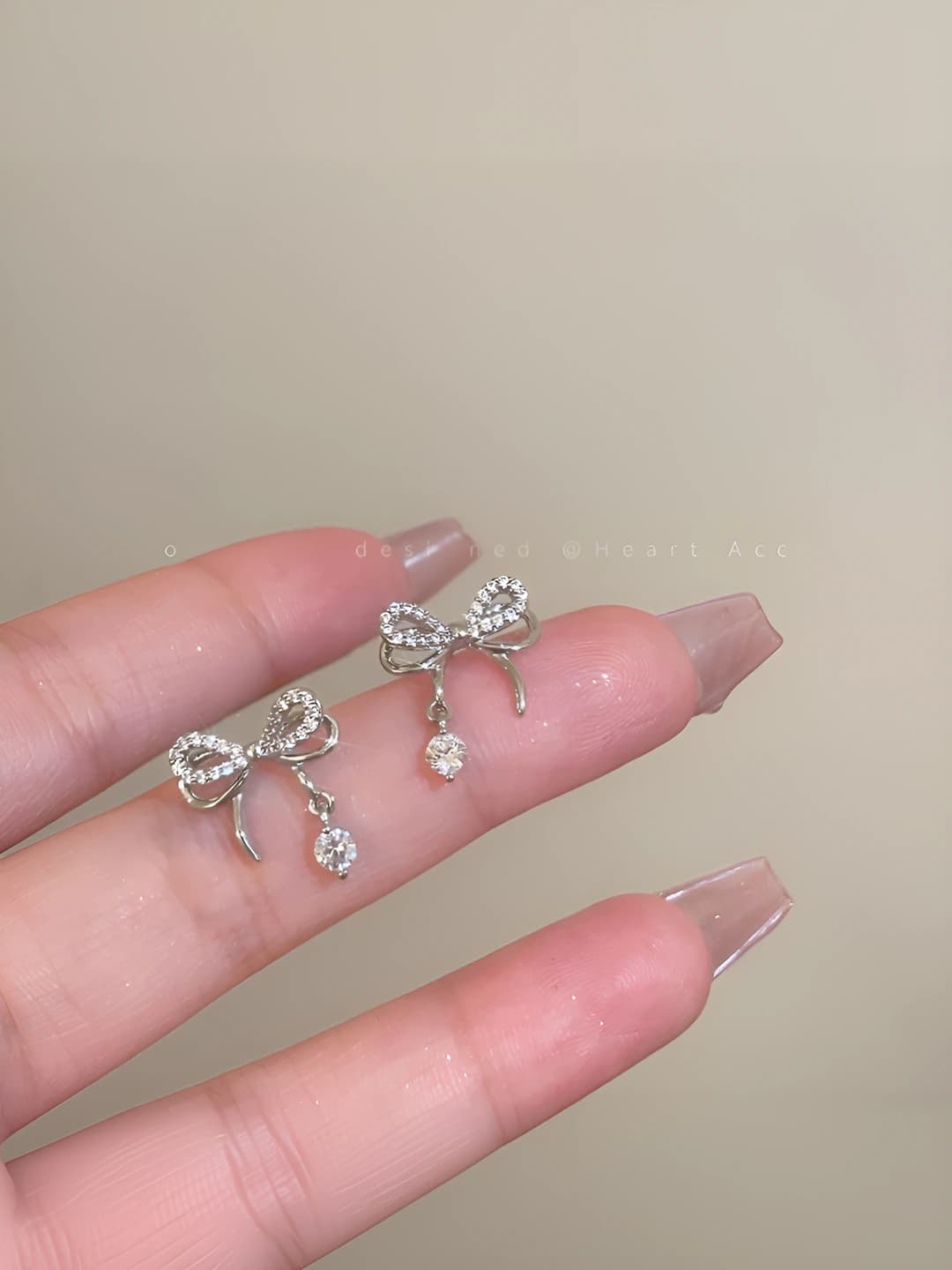 Bow zircon earrings