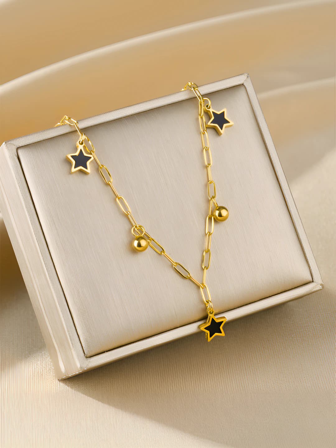 1003-Gold star