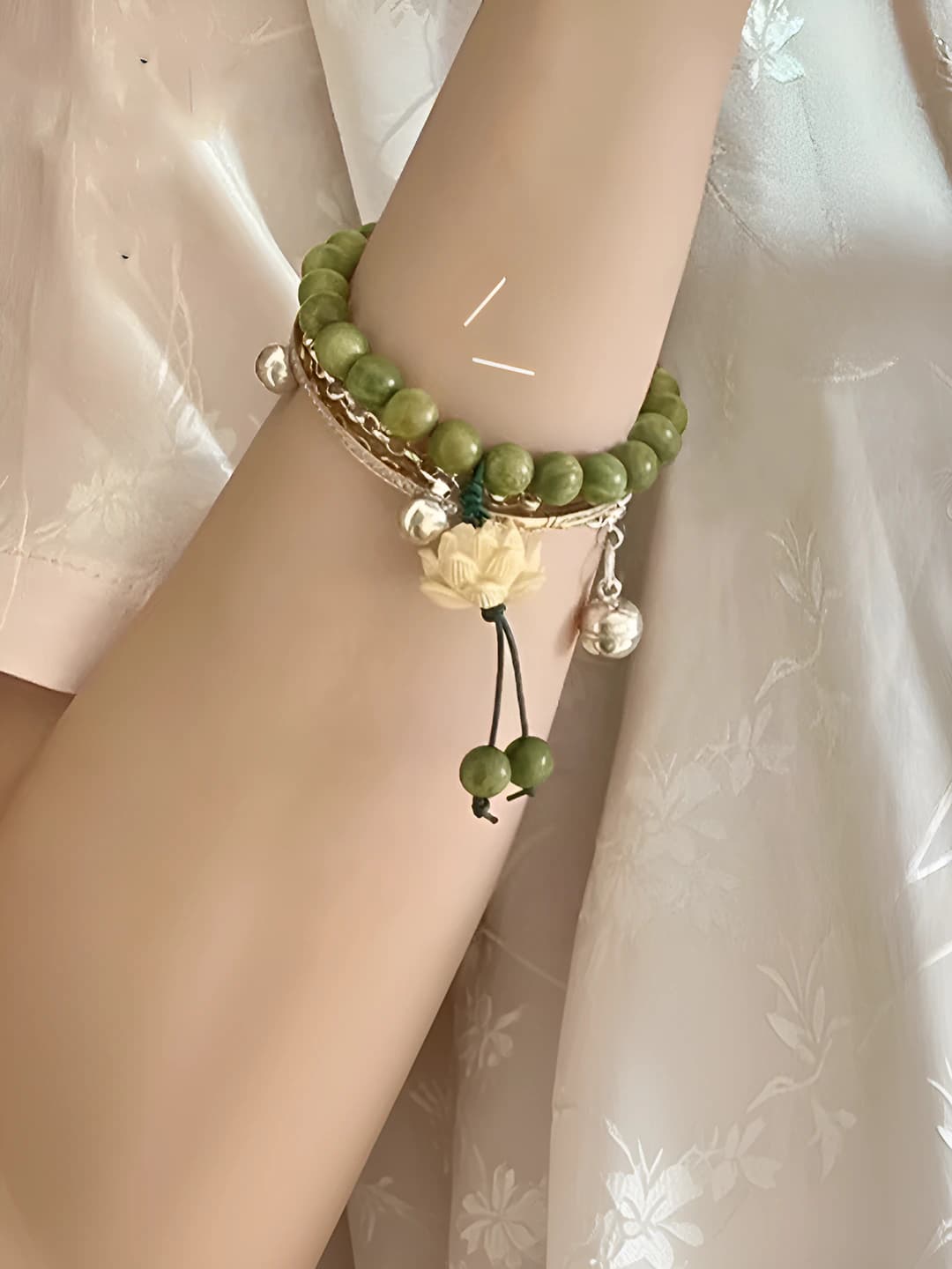 Green sandalwood, hand-held