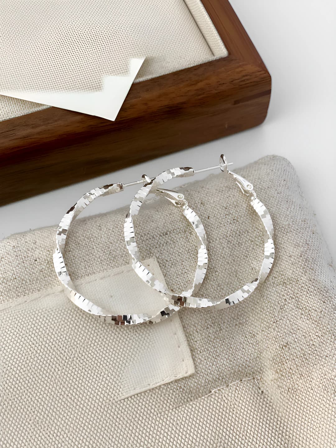 4cm silver earrings
