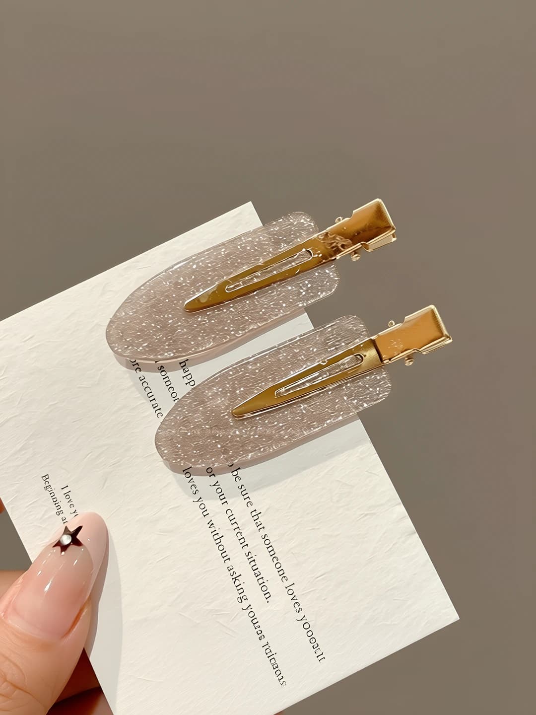 Champagne invisible clip, 1 pair, ~4.5 cm