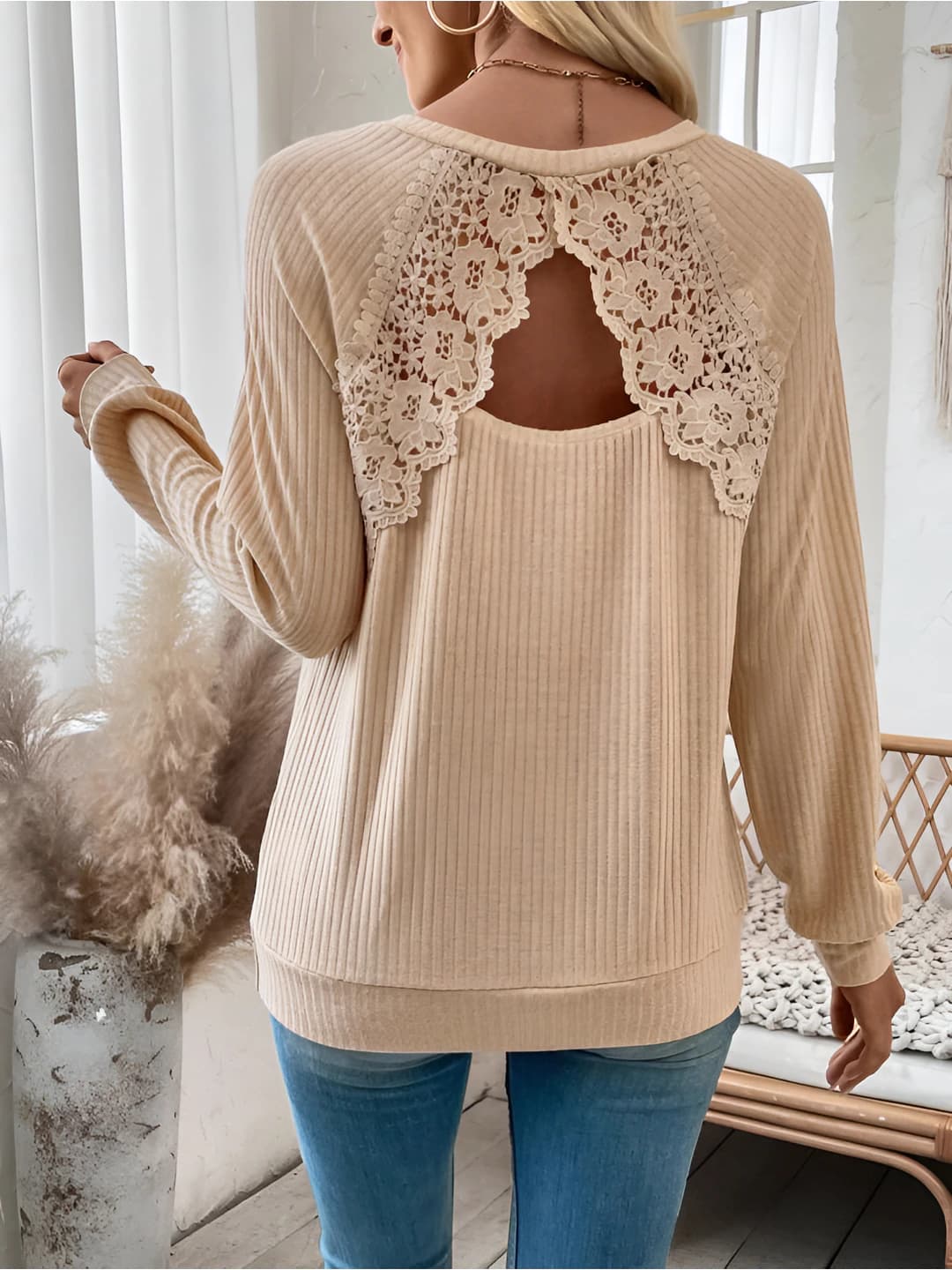 Women's long-sleeve t-shirt with lace back cutout, v-neck, loose fit, solid colour, raglan sleeves, 2026