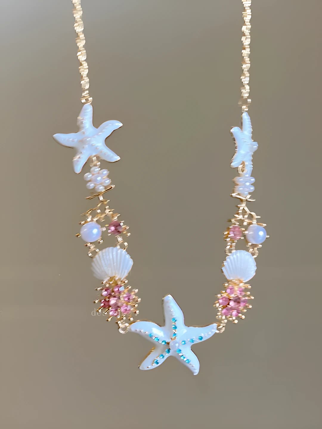 White star enamel necklace