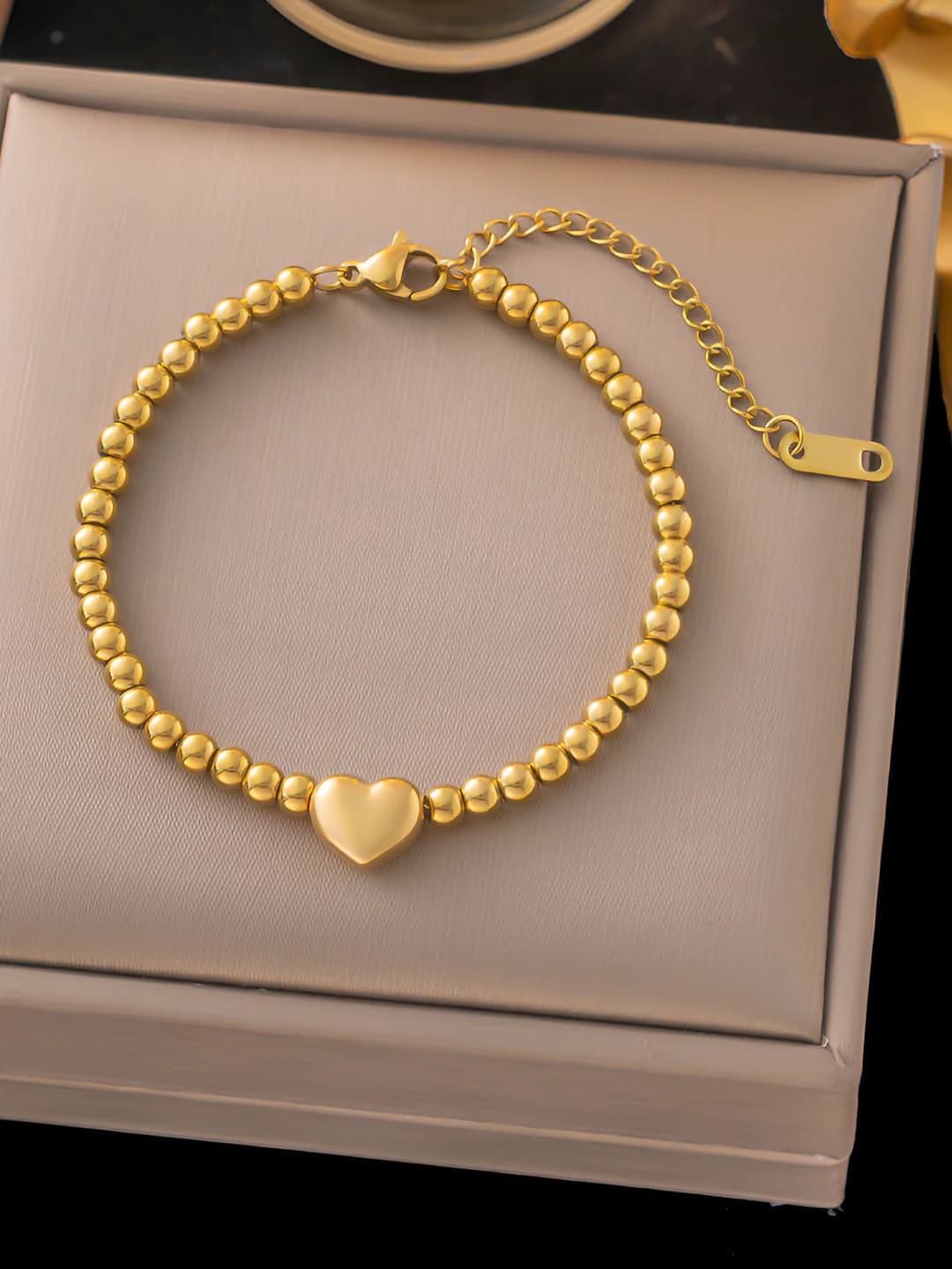 Gold beads heart bracelet