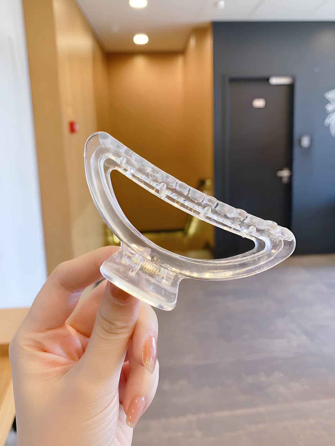 1# Clear D-shaped clip