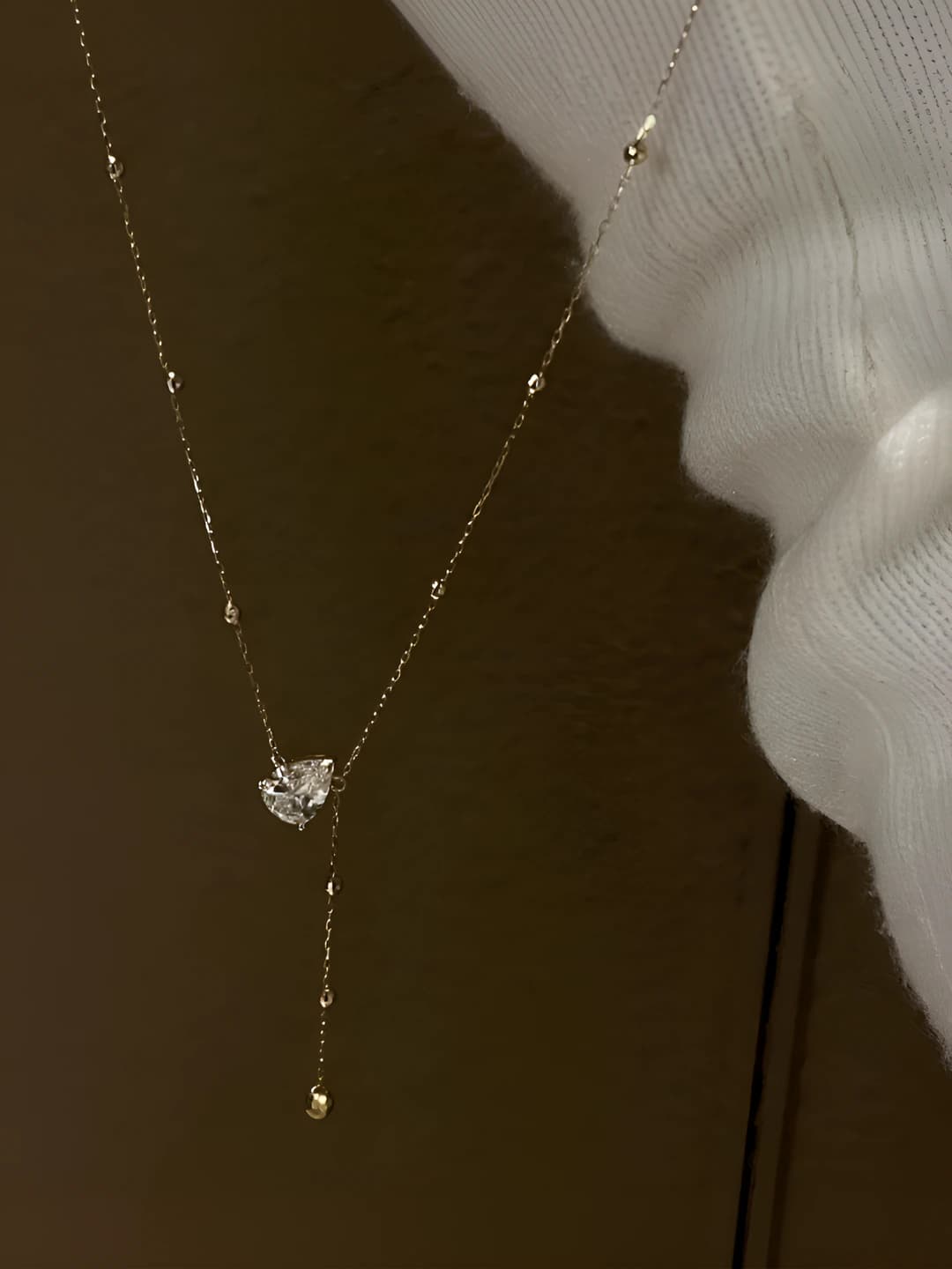 Women's retro necklace with gourd-shaped tassel pendant, sparkling zircon, non-fading