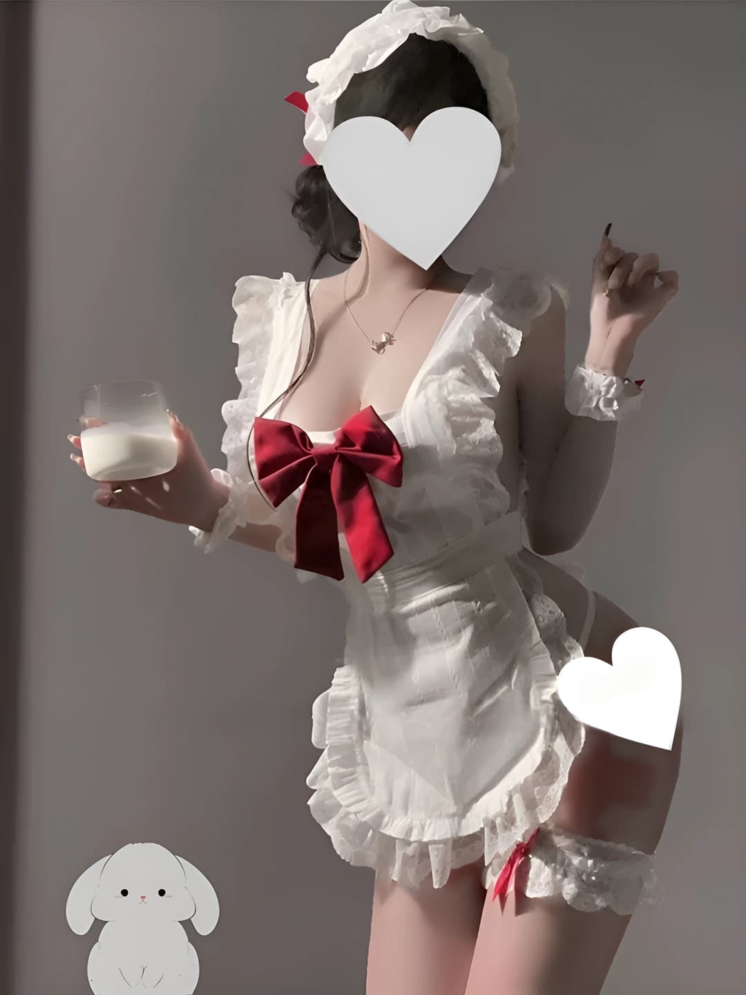 Women's maid costume: 90-95% polyester, open back, set