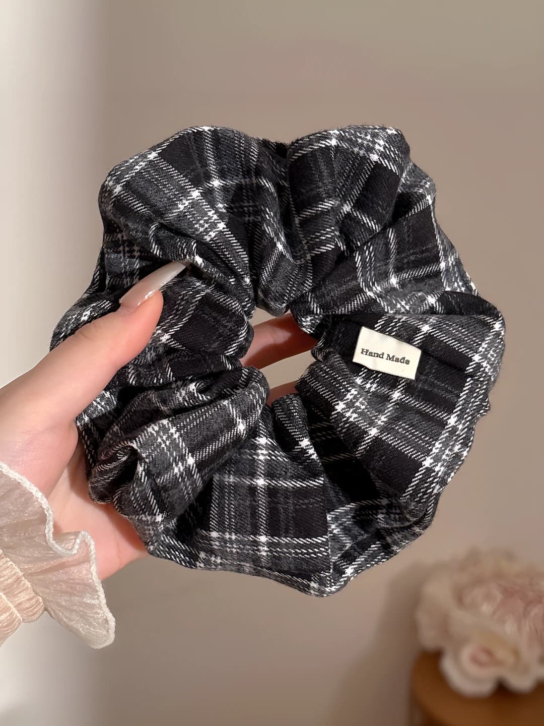 1# Grey plaid hair tie 14 cm