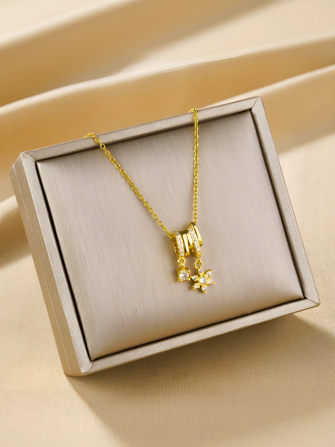 1012-Gold-Snowflake