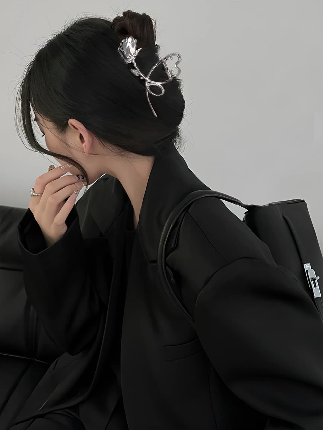 Women's metal hair claw clip with roses in French style